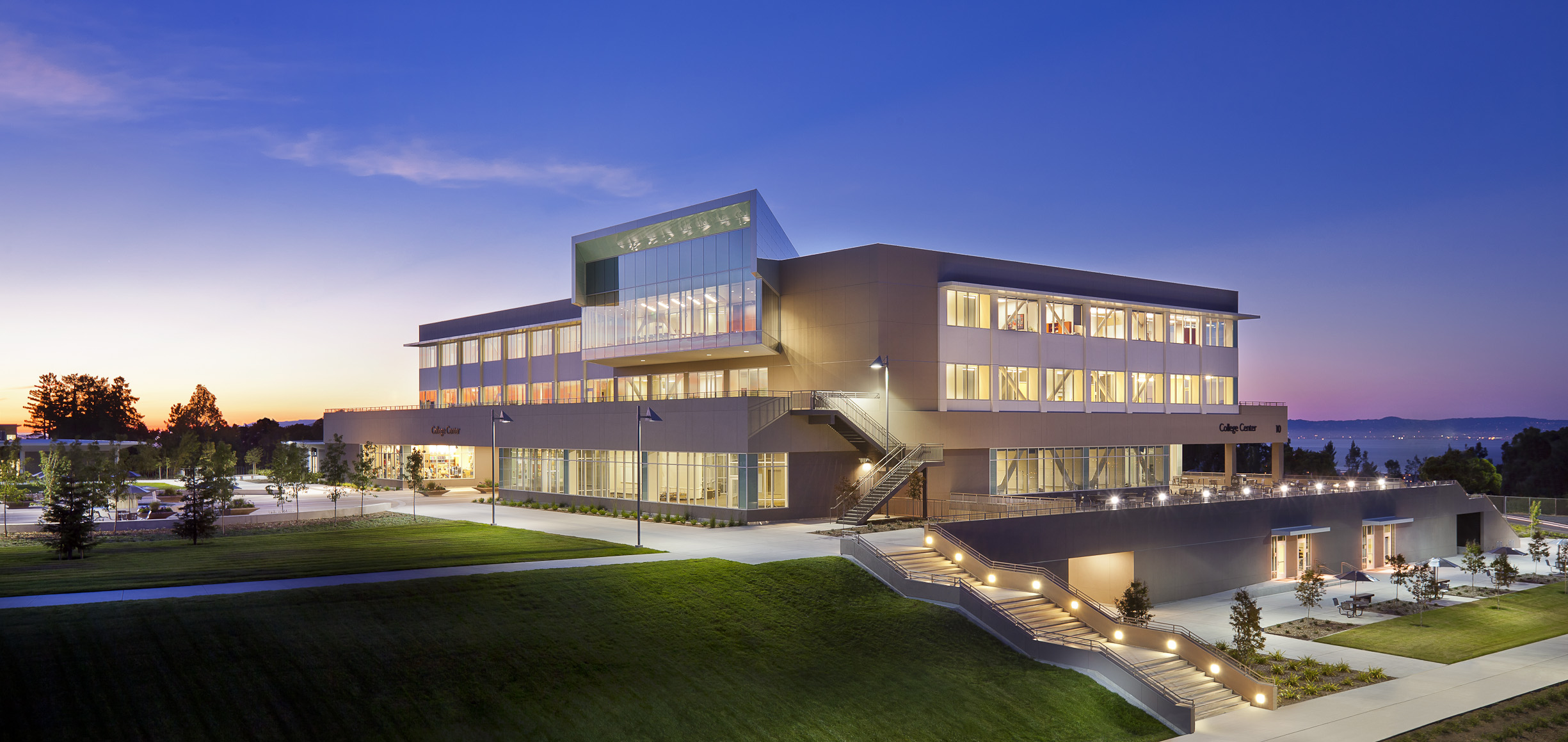 COLLEGE OF SAN MATEO STUDENT CENTER 
